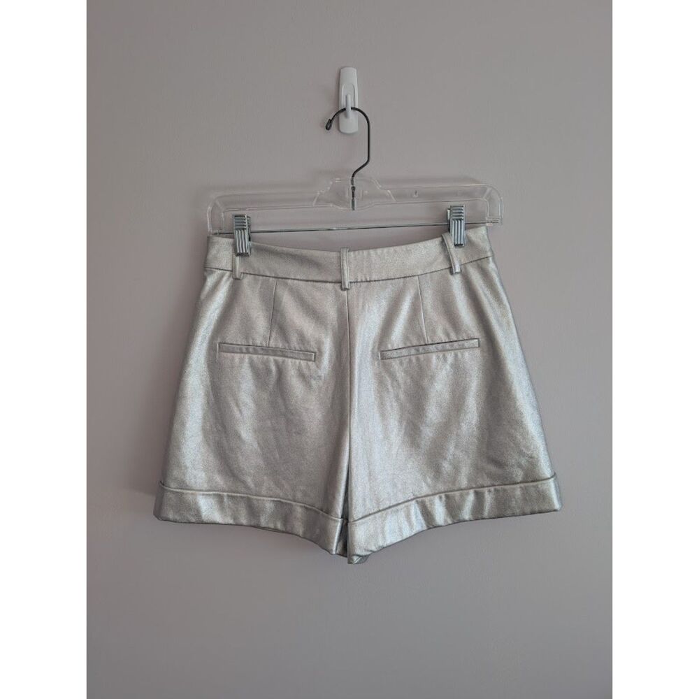 Alice + Olivia Faux Leather Pleated Cuff Silver Shorts size 2 - Picture 5 of 8